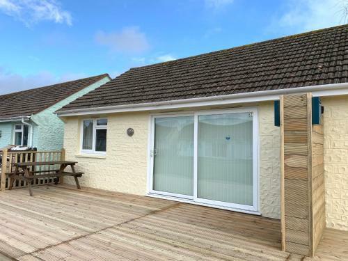 2 Bedroom Bunglow Sv57, Seaview, Isle Of Wight