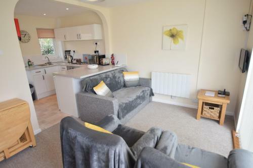 2 Bedroom Bunglow Sv57, Seaview, Isle Of Wight