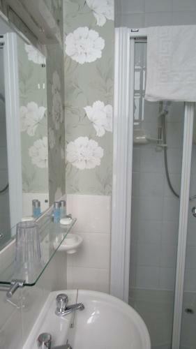 Bed & Breakfast The Raincliffe Hotel