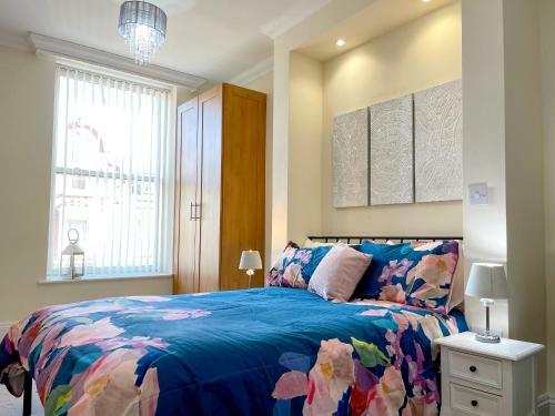 Stylish Apartment With Free Parking, Lift & Views