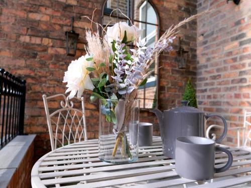 Derwent House Apartments