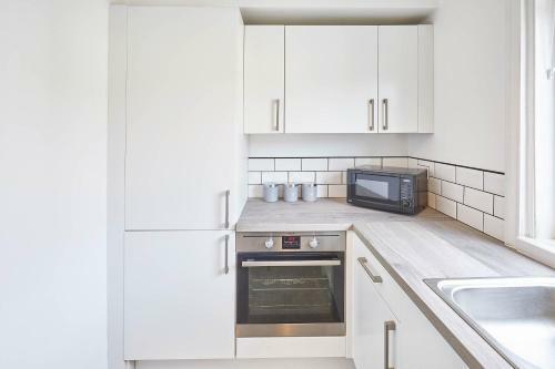 Host & Stay - Psyche Apartment