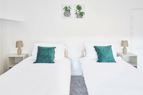 Host & Stay - Psyche Apartment