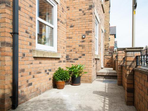 102a Candler Street