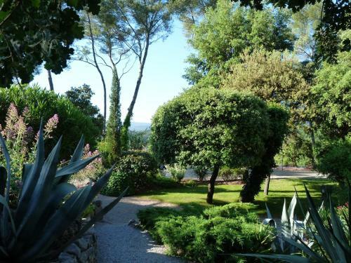 Bed & Breakfast Le Mas Du P�r�