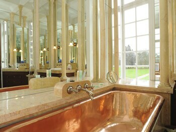 Hotel Chateau De Canisy