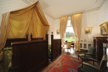 Hotel Chateau De Canisy