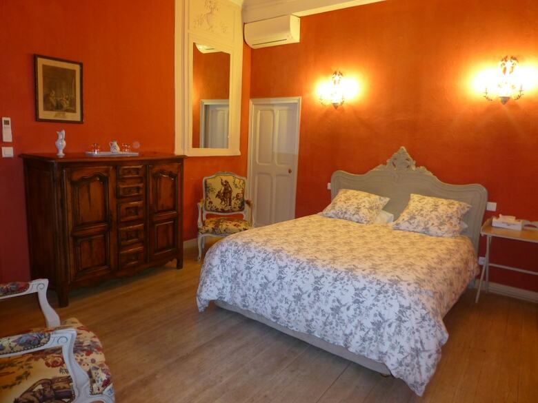 Hostal Le Vieux Bistrot