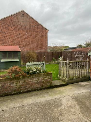 Yorkshire Coast, Three Bed Cottage, Parking Garden