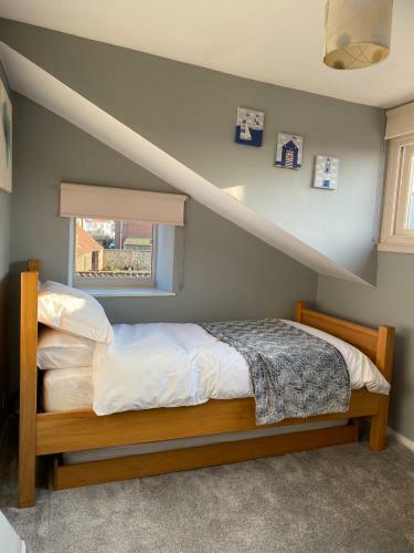Yorkshire Coast, Three Bed Cottage, Parking Garden