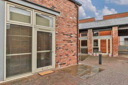 Victorian Tramsheds, Modern Apartment + Parking