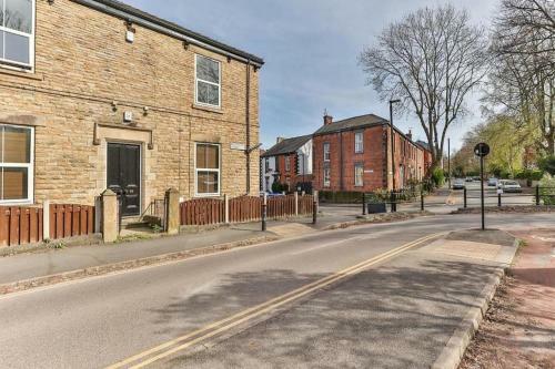 New Sleek Studio Apartment - Central Sheffield