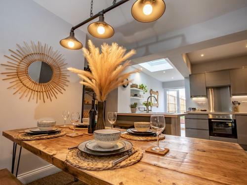 Pass The Keys Stylish Modern Victorian Home With Two Bedrooms