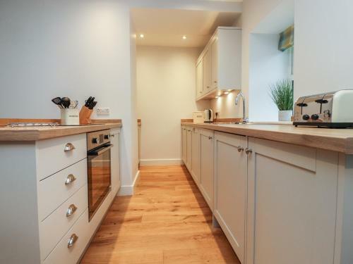 2 Hull House Cottage