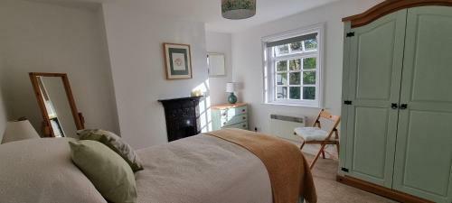 Charming 3 Bed Cottage With Beautiful Rural Views