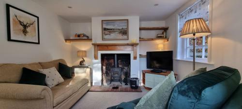 Charming 3 Bed Cottage With Beautiful Rural Views