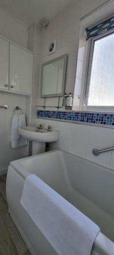 Charming 3 Bed Cottage With Beautiful Rural Views