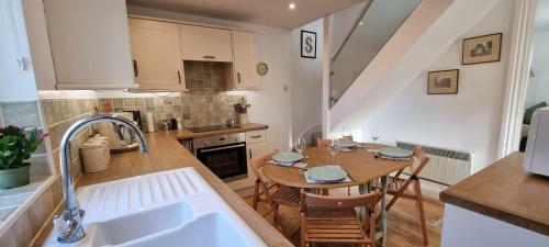 Charming 3 Bed Cottage With Beautiful Rural Views