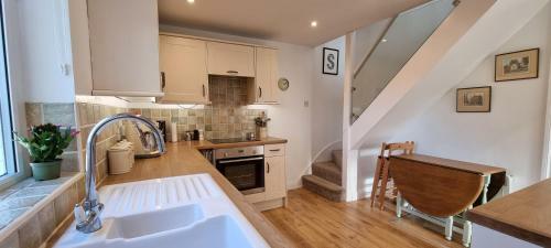 Charming 3 Bed Cottage With Beautiful Rural Views