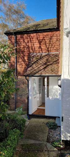 Charming 3 Bed Cottage With Beautiful Rural Views