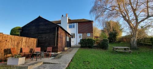 Charming 3 Bed Cottage With Beautiful Rural Views
