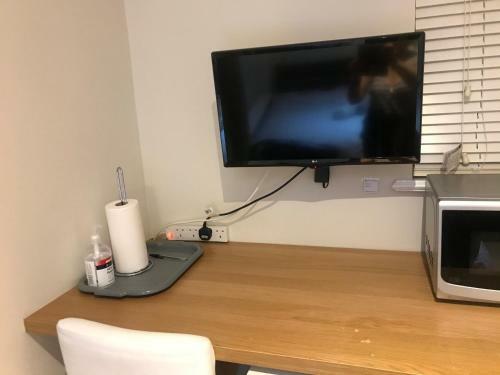 Apartamento Studio-2 Staines,heathrow, London-own Entrance