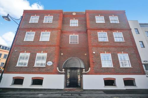 Flat 2 Bridge House Apartments