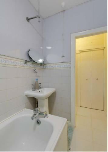 Apartamento Modern 4 Bedroom House In Heathrow, London