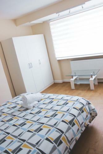 Apartamento Modern 4 Bedroom House In Heathrow, London