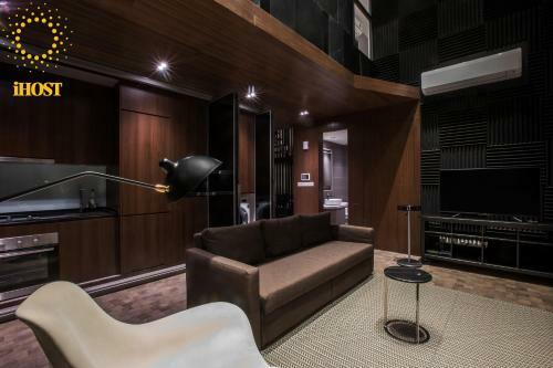 Hotel Expressionz Suites By V&c