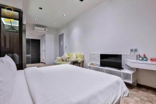 Hotel Expressionz Suites By V&c