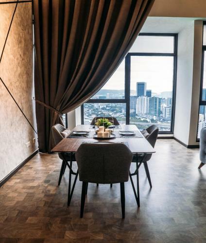 Hotel Expressionz Suites By V&c