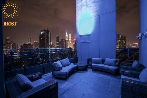 Hotel Expressionz Suites By V&c