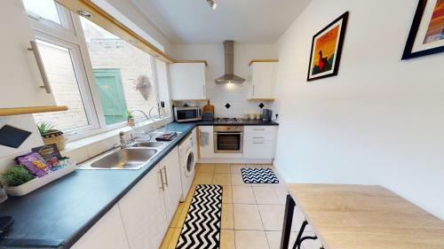 Suffolk House 3 Or 6 Bed Setup Workstays Uk