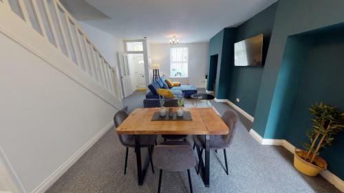 Suffolk House 3 Or 6 Bed Setup Workstays Uk