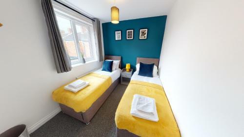 Suffolk House 3 Or 6 Bed Setup Workstays Uk