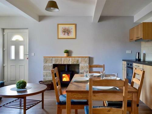 The Wee Coolins-holiday Home With Wood Burner