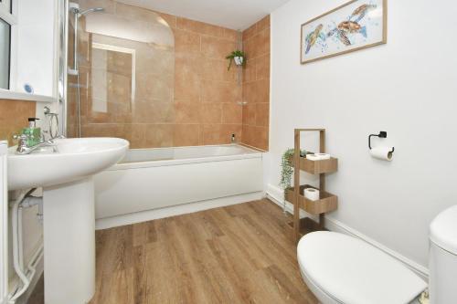 4br With Wardrobes!city Centre!monthly Stay