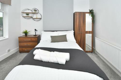 4br With Wardrobes!city Centre!monthly Stay