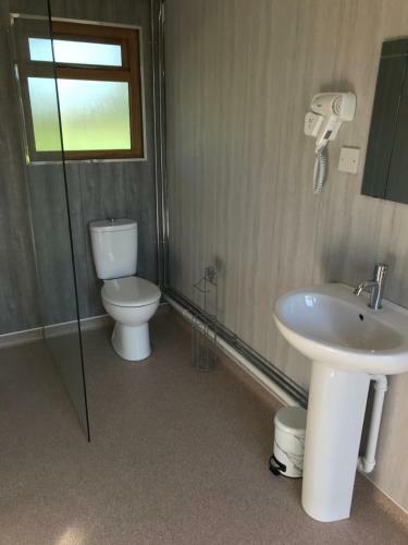 Glamping At Holly Grove Farm
