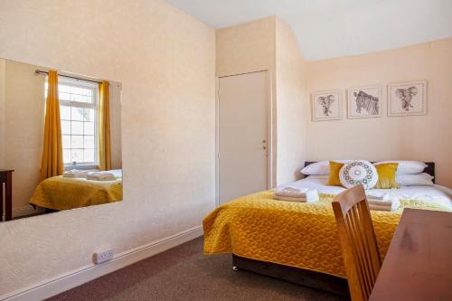 Staywhenever Nwt- 4 Bedroom House, King Size Beds, Sleeps 9