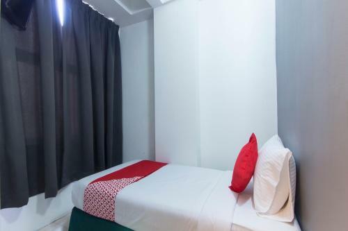 Oyo 1003 Rich Calton Hotel