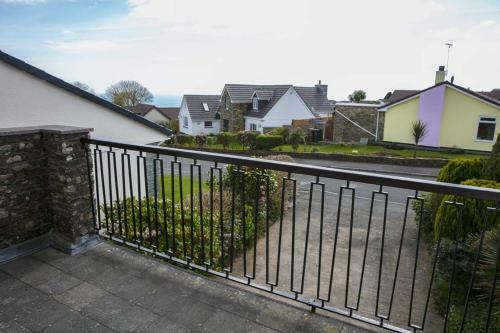 Hill Top View - Close To Sea And Popular Blackpool Sands