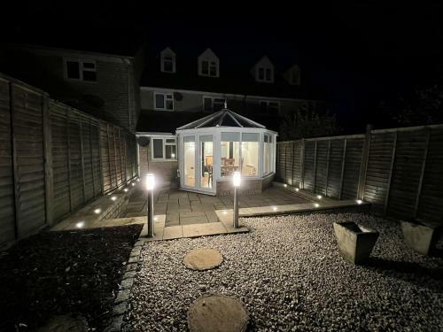 Cotswold Apartment With Private Parking!