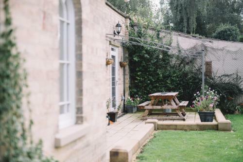 Wayside , Lincoln