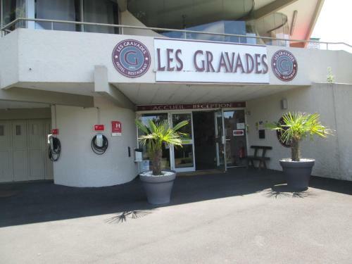 Hotel Logis Les Gravades