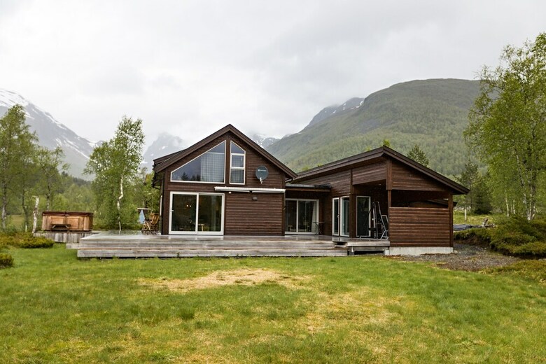 Lodge Stranda Booking