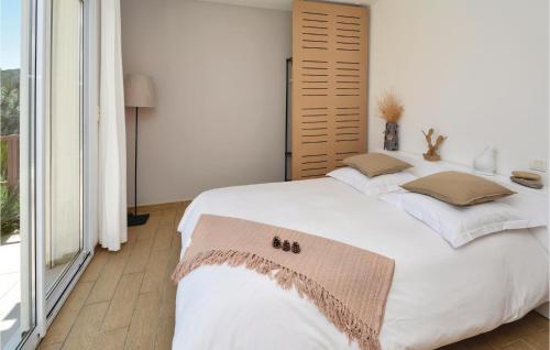 Holiday Home St Nazaire De Ladarez St-1262