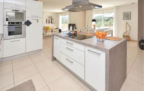 Holiday Home St Nazaire De Ladarez St-1262