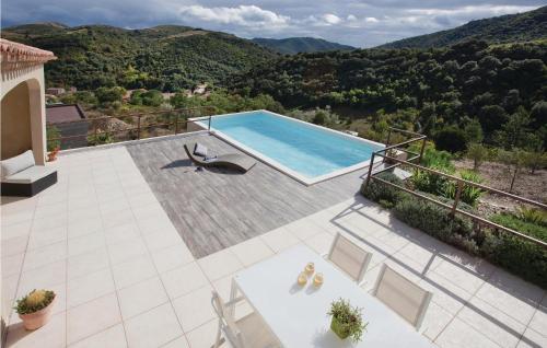 Holiday Home St Nazaire De Ladarez St-1262